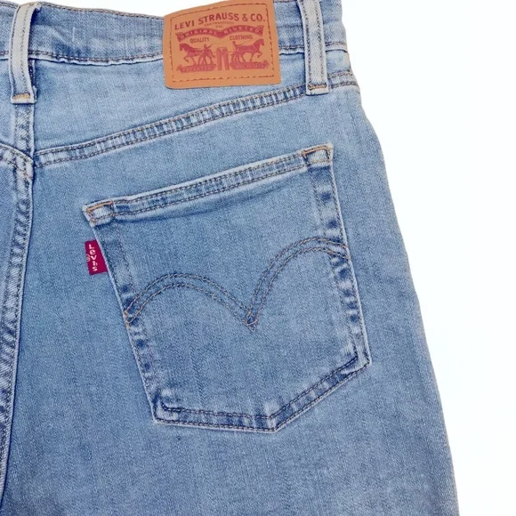 Levi’s High-Rise Frayed Hem Women’s Jean Shorts - 28 - Picture 5 of 13